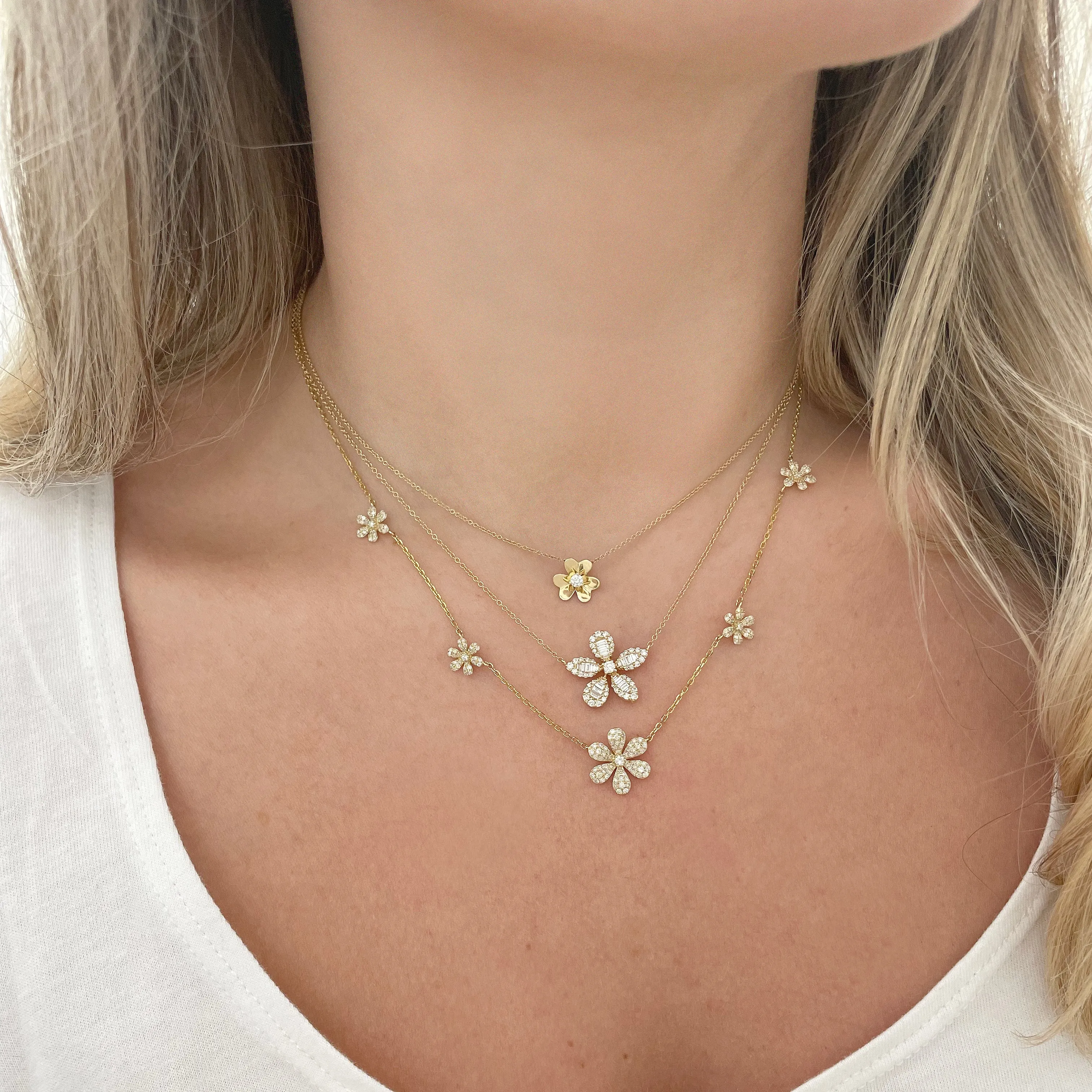 14K GOLD DIAMOND GOLDIE FLOWER NECKLACE