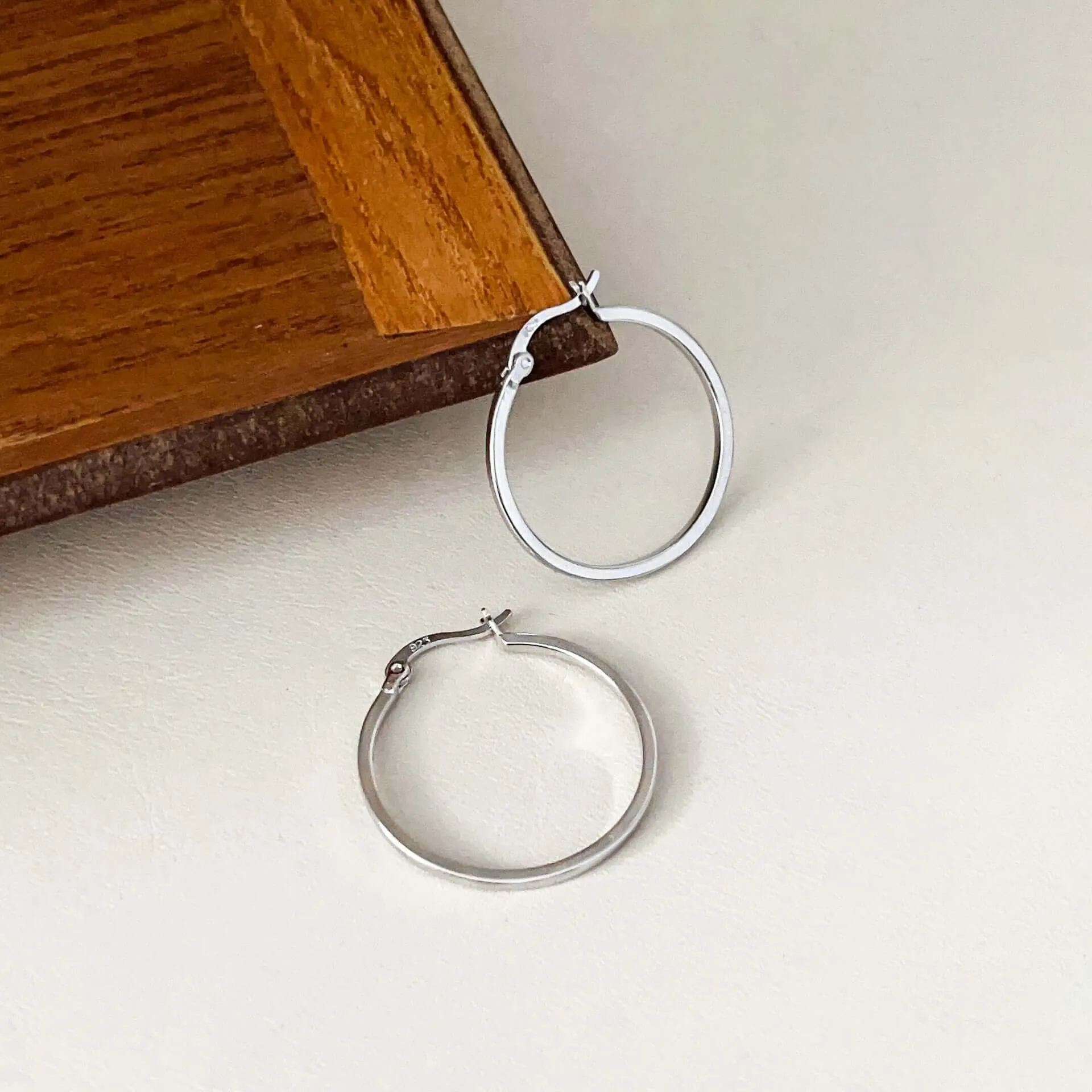 925 Silver Circle Huggie Earring